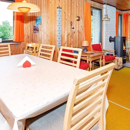 Three-bedroom In Spøttrup 4 Feriehus *